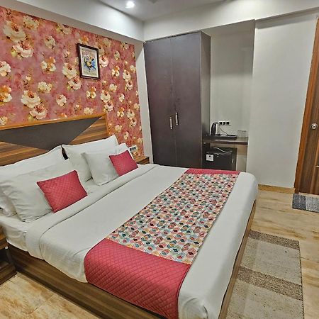 Hotel Linda Suites Near International Airport By La Casa Yeni Delhi Dış mekan fotoğraf