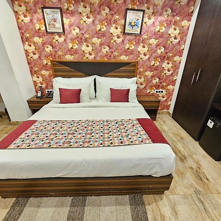 Hotel Linda Suites Near International Airport By La Casa Yeni Delhi Dış mekan fotoğraf