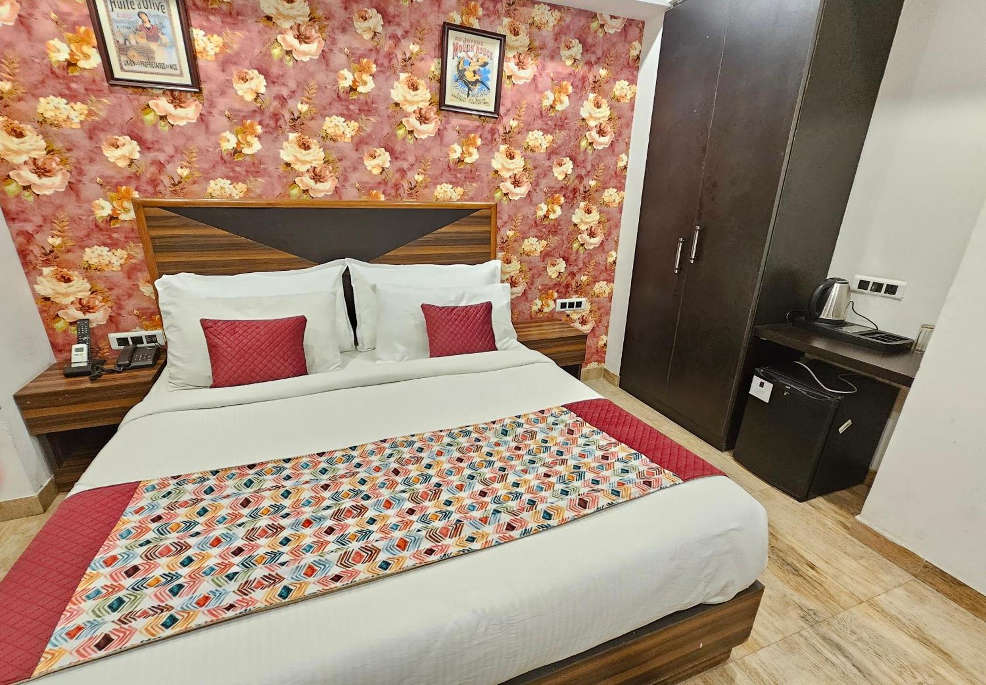 Hotel Linda Suites Near International Airport By La Casa Yeni Delhi Dış mekan fotoğraf